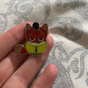 Disney collecter fox pin
